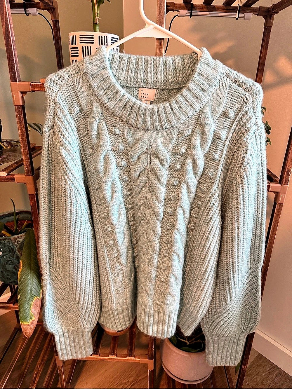 a new day Cable Knit Sweater in Green Size Medium Like New